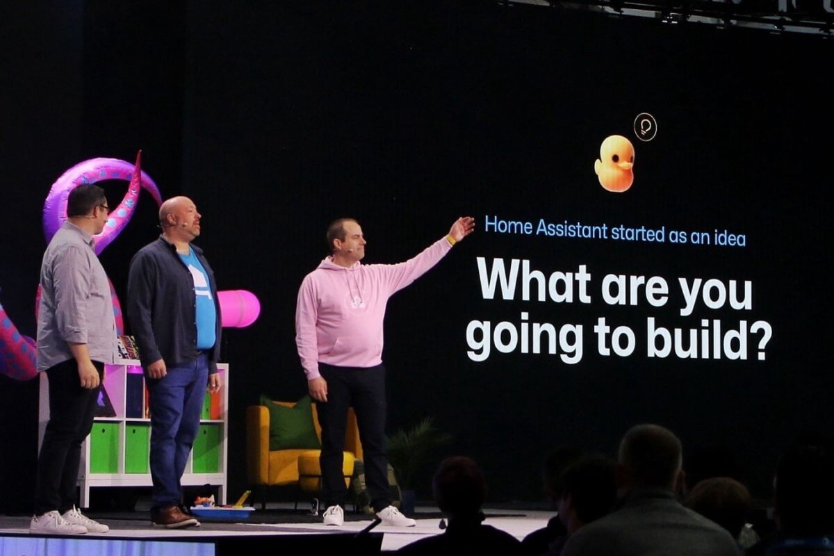 Frenck and Paulus on the keynote stage representing KS Assistant